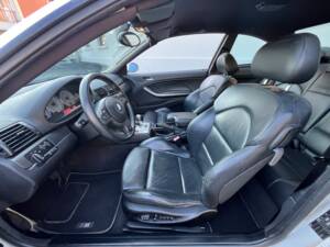 Image 15/18 of BMW M3 (2002)