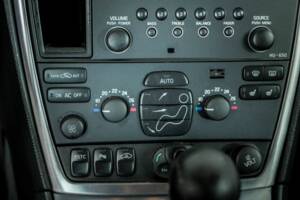 Bild 19/48 von Volvo V 70 2.4 (2006)