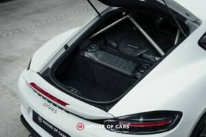 Image 13/25 de Porsche 718 Cayman GT4 RS Weissach (2022)
