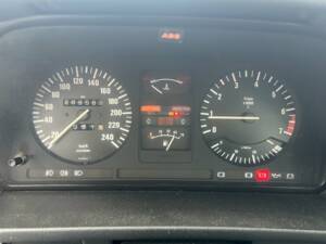 Image 7/8 of BMW 525i (1983)