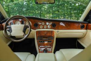 Immagine 37/50 di Bentley Arnage Red Label (1999)