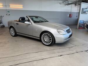Image 16/51 of Mercedes-Benz SLK 230 Kompressor (1997)