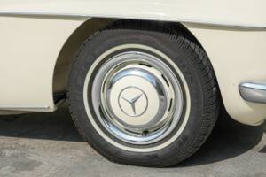 Afbeelding 27/35 van Mercedes-Benz 190 SL (1959)