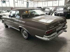 Image 5/38 de Mercedes-Benz 280 SE (1967)