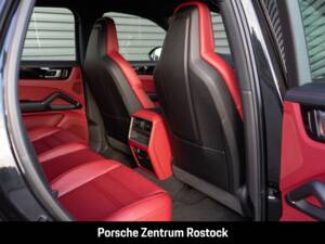 Obraz 21/29 pojazdu Porsche Cayenne E-Hybrid (2022)
