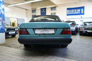 Afbeelding 15/50 van Mercedes-Benz 300 CE-24 (1993)