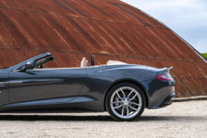 Immagine 13/35 di Aston Martin Vanquish (2017)