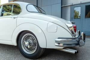 Image 13/50 de Jaguar Mk II 3.8 (1963)