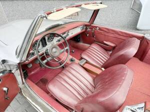 Image 28/50 of Mercedes-Benz 230 SL (1966)