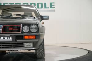 Image 18/46 of Lancia Delta HF Integrale (1988)