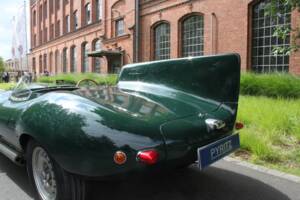 Image 14/16 of Jaguar D-Type (1964)