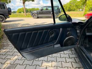 Immagine 15/40 di Porsche 911 Carrera 4 (1990)