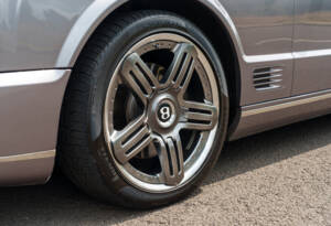 Image 10/27 of Bentley Brooklands (2008)