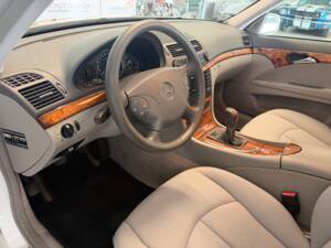 Image 10/14 of Mercedes-Benz E 200 Kompressor (2006)