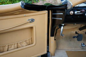 Image 27/50 of Nash-Healey Roadster (1953)