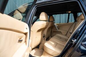 Imagen 35/65 de BMW 545i Touring (2005)