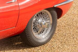 Image 23/50 de Jaguar E-Type (1967)