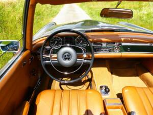 Afbeelding 10/12 van Mercedes-Benz 280 SL (1969)