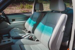 Image 30/34 of BMW 635 CSi (1989)