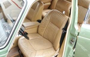 Image 22/30 de Jaguar XJ 6 4.2 (1970)