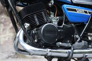 Image 7/33 of Yamaha RD 250 (1976)