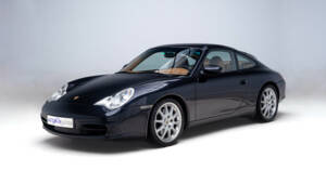 Image 4/35 de Porsche 911 Carrera 4 (2001)