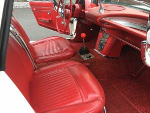 Image 17/25 of Chevrolet Corvette (1962)
