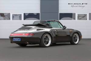 Image 2/29 of Porsche 911 Carrera 4 (1996)