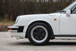 Afbeelding 13/45 van Porsche 911 Carrera 3.2 (WTL) (1988)