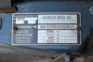 Bild 46/50 von Mercedes-Benz 280 CE (1983)