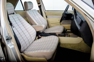 Bild 16/50 von Mercedes-Benz 190 D 2.5 Turbo (1989)