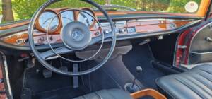 Image 10/44 of Mercedes-Benz 220 SE b (1962)