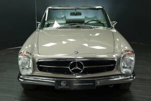 Image 9/50 de Mercedes-Benz 280 SL (1970)