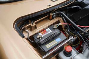 Image 21/50 of Volvo 1800 E (1971)