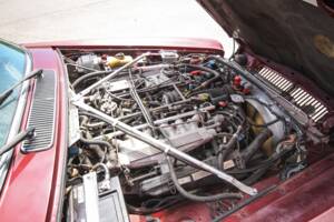 Image 38/44 of Jaguar XJ 12 (1990)
