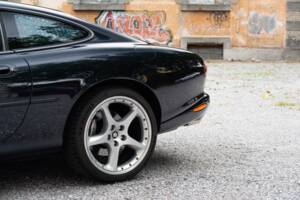 Image 23/41 de Jaguar XKR (2003)