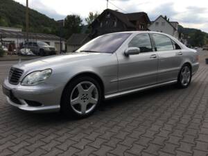 Immagine 2/38 di Mercedes-Benz S 55 AMG (2003)