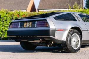 Image 9/10 of DeLorean DMC-12 (1981)