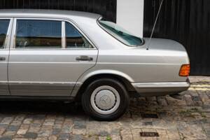 Bild 31/50 von Mercedes-Benz 500 SEL (1984)