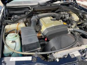 Image 13/25 of Mercedes-Benz E 200 (1996)