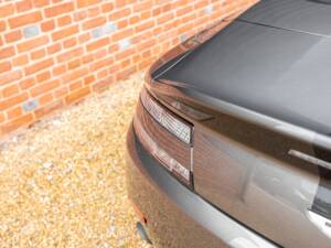 Bild 27/84 von Aston Martin V12 Vantage AMR Roadster (2018)