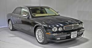 Image 1/50 of Jaguar XJ 8 4.2 (2006)