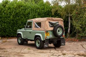 Bild 43/50 von Land Rover Defender 90 TD4 (2008)