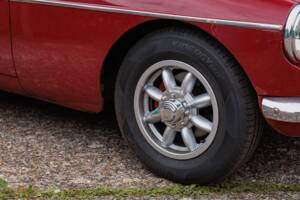 Image 21/25 of MG MGB V8 (1969)