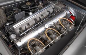 Bild 33/36 von Aston Martin DB 6 Vantage (1966)
