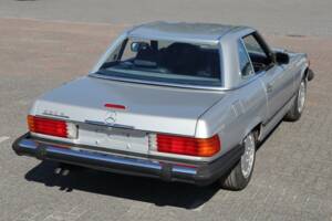 Image 10/50 de Mercedes-Benz 560 SL (1988)