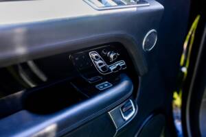 Image 27/49 of Land Rover Range Rover V8 Armoured (2022)