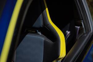 Image 21/47 of BMW M4 CS (2025)
