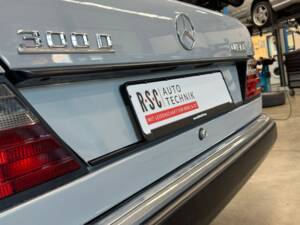 Bild 8/51 von Mercedes-Benz 300 D Turbo (1991)