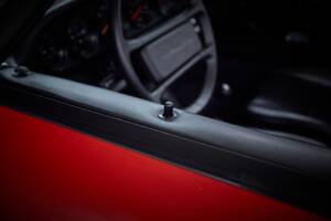 Immagine 83/96 di Porsche 911 Speedster 3.2 (1989)